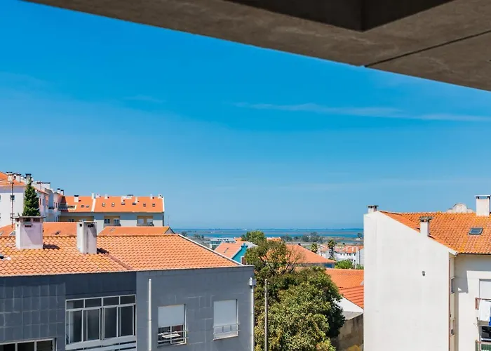 Mira-ria - Em Bairro Calmo E アヴェイロ