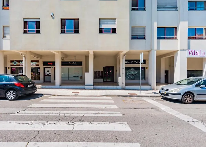 Mira-ria - Em Bairro Calmo E アパート アヴェイロ