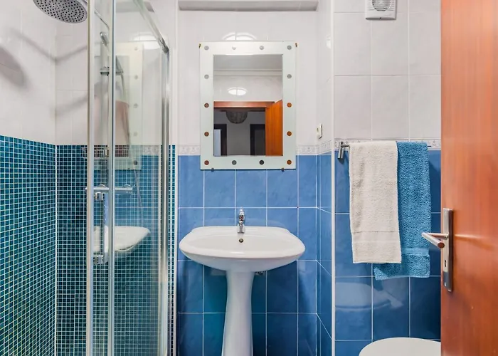 Mira-ria - Em Bairro Calmo E