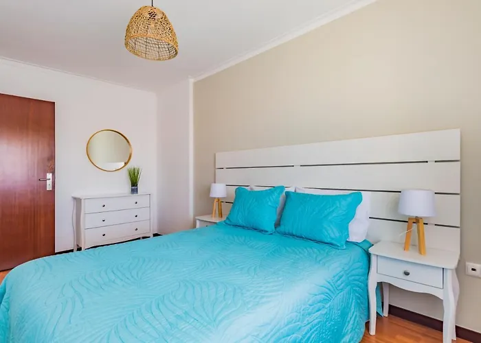 Mira-ria - Em Bairro Calmo E אבאירו