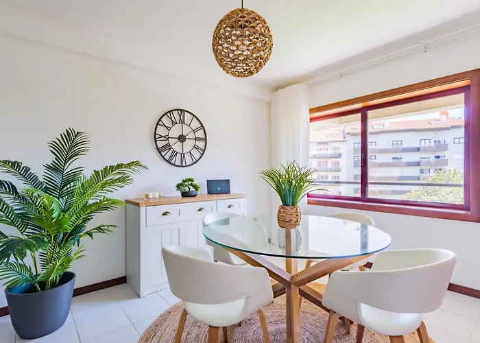 Mira-ria - Em Bairro Calmo E * アヴェイロ