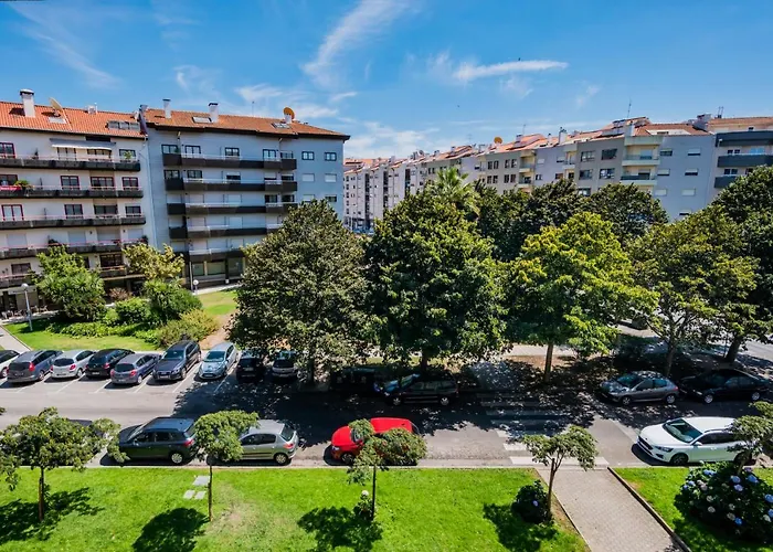 Mira-ria - Em Bairro Calmo E アヴェイロ